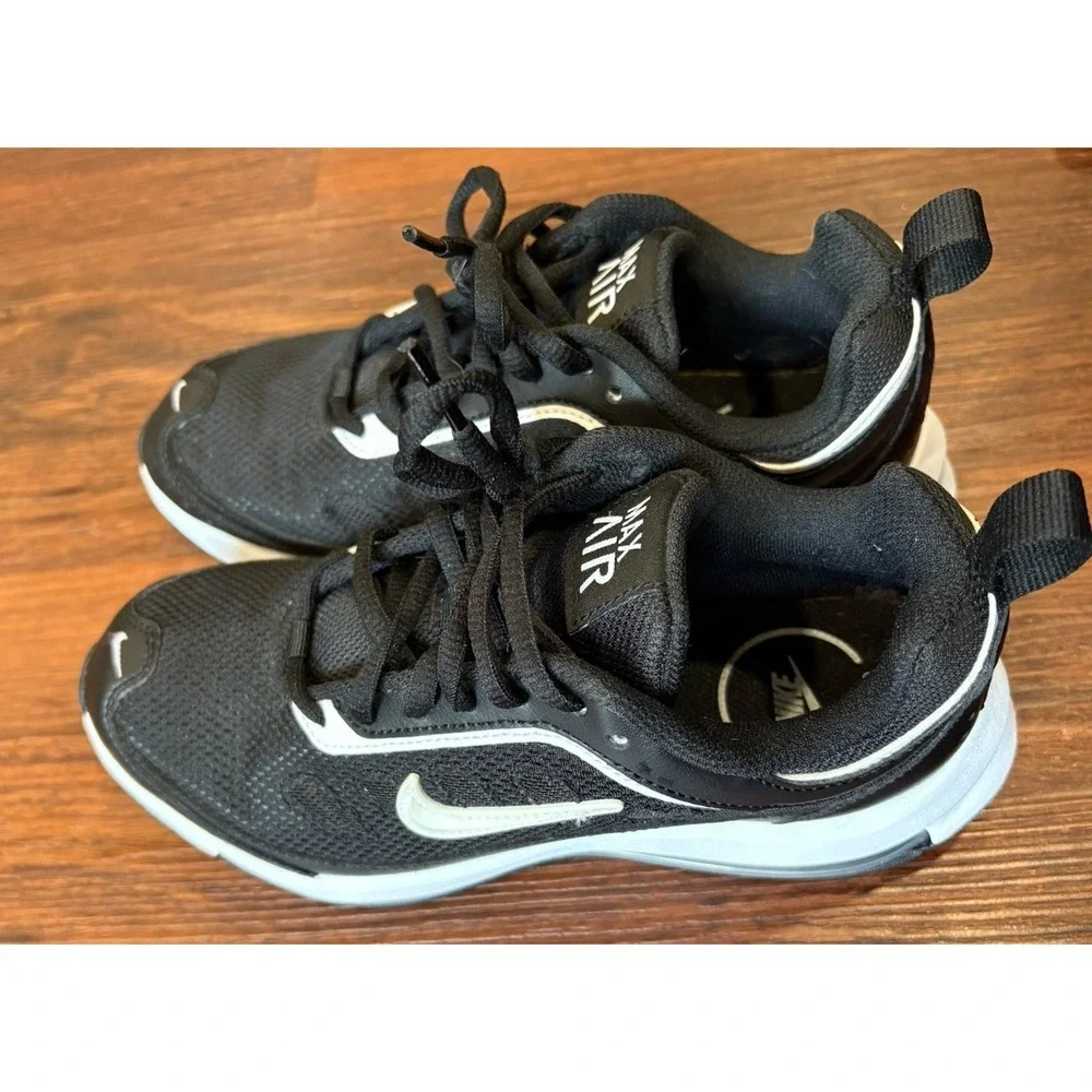 Nike Air‎ Max Womens Size 6 Black White Casual Sneaker CU4870-001